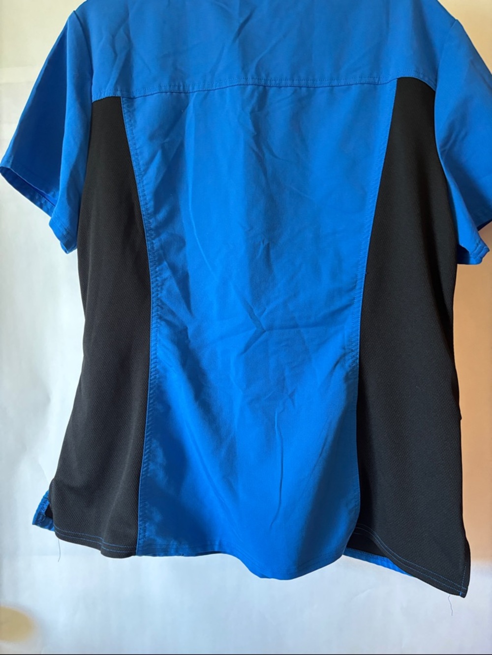 Unbranded Women's V-Neck Scrub Top in Royal Blue with Black Panels - Picture 7 of 7